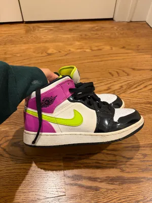 Nike Jordan’s  thumbnail 2