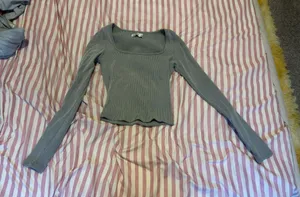 Hollister Long Sleeve thumbnail 1