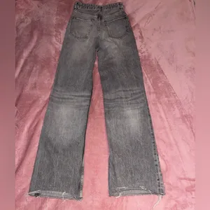 Zara TRF Wide-Leg Low-Rise Jeans in Washed Gray Size 2 thumbnail 2