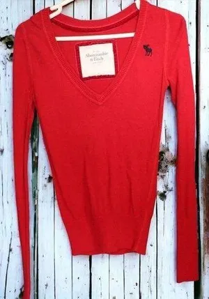 Vintage Y2K V-Neck Embroidered Moose Sweater - Red - M thumbnail 1