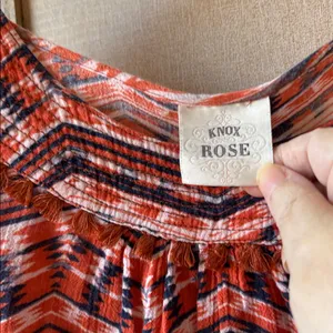 FINAL MARKDOWN Knox Rose Sleeveless Chevron Blouse medium thumbnail 3