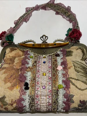 Vintage Victorian Style Floral Tapestry Purse Metal Clasp Frame Muxed Textures thumbnail 8