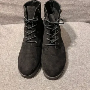 Black Suede Lace Up Combat Boots Chunky Heel Womens Size 7‎ thumbnail 5