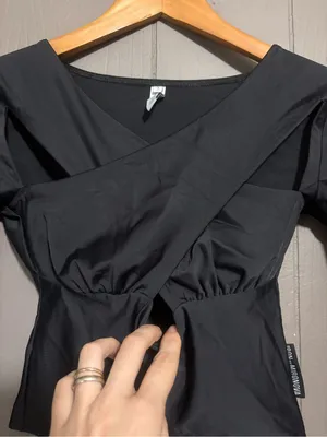 IRON BY MIRONOVA IRNBY Black Long-Sleeve Cross Front Athleisure Top thumbnail 5