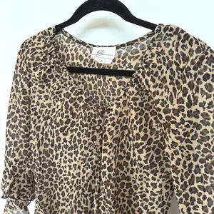 Y2K Leopard Animal Print Career Top Slinky 2000s Blouse Cheetah Girls Medium thumbnail 2