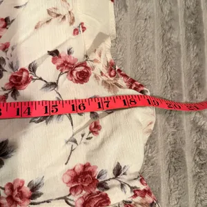 American Eagle Floral Peplum Tank Top Cream Red Button Front Sleeveless Blouse M thumbnail 4