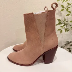 Kaanas Morava Suede Block Heel With Elastic in Caramel NWOT Size 6M thumbnail 3