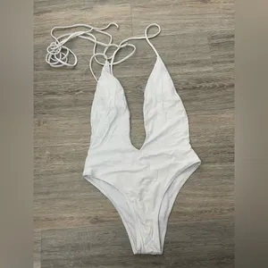 One Piece Padded White Swimsuit With Belt S thumbnail 3