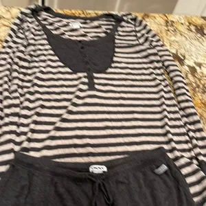 DKNY lounge wear thumbnail 1