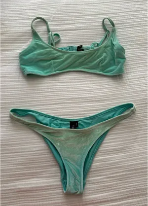 Triangl Bikini thumbnail 1