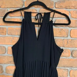 Abercrombie &‎ Fitch Dress Size Medium Black Pleated Maxi Chevron Hem Sleeveless thumbnail 2