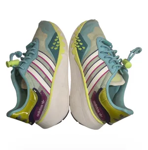 Adidas Choigo Women's Sneakers in Hazy Sky/Hi-Res Yellow with toggle Lacing thumbnail 3