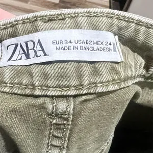 ZARA Women's High-Waisted Balloon Pants Size 2 Green Casual Relaxed Fit thumbnail 3