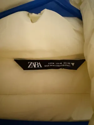 Like new cropped Zara butter yellow lightweight puffer jacket thumbnail 3