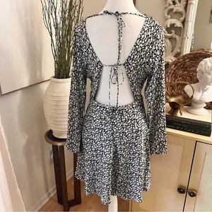 ASTR the Label NWT Long Sleeve Cowl Neck Mini Dress Open‎ Back Size Medium thumbnail 7