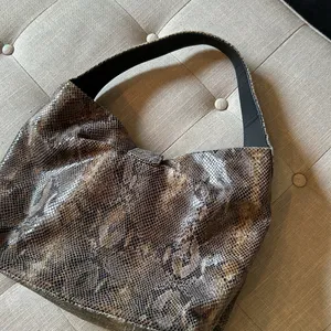 Dooney & Bourke Embossed Snakeskin‎ Pocket Purse thumbnail 9