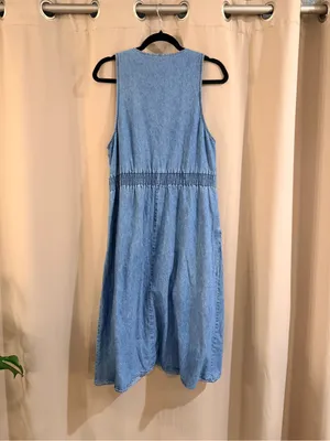 R.J. Stevens Petites Light Blue Denim V-Neck Dress thumbnail 2