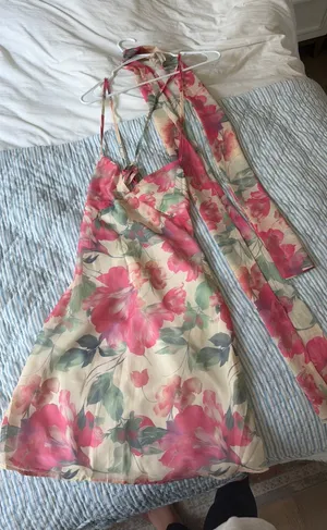 Shein Dress Floral Mini thumbnail 1