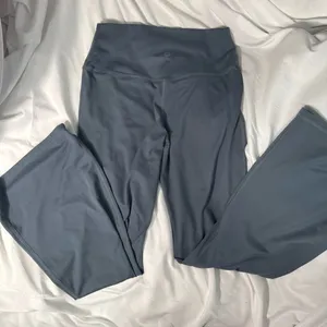Gilly Hicks go recharge flare legging thumbnail 6