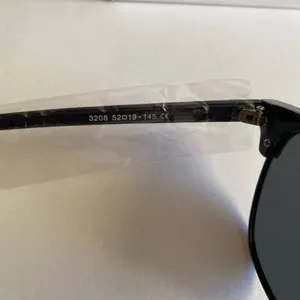 Polarized Photochromatic sunglasses thumbnail 6
