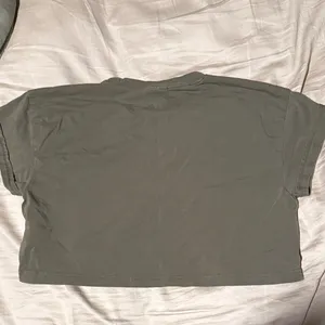 Gymshark Khaki Green Logo Crop Top thumbnail 3