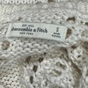 Abercrombie and Fitch Cream Knit Sweater Women’s Small thumbnail 3