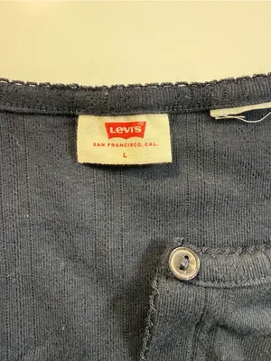 Levi's Black Long-Sleeve Button Henley Tee thumbnail 6