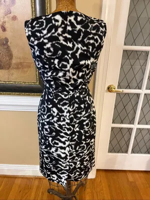 Antonio Melani Empire Waist Sheath Dress Size 2 Black White Print thumbnail 5