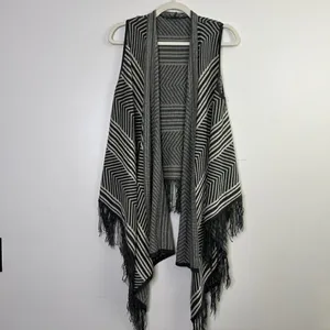 Southwestern Aztec Chevron Printed Fringe‎ Hem Handkerchief Hem Vest thumbnail 2