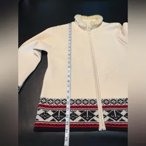 Vintage Pendleton Cream Sweater w/ Black &Red Accents Size S. 100% Virgin Wool thumbnail 11