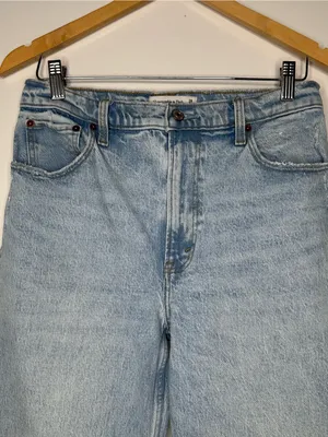 Abercrombie & Fitch The 90’s Straight Ultra High Rise Jeans Size 28/6R thumbnail 5