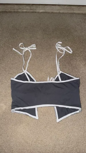 White Fox Boutique Top Crop Grey thumbnail 2