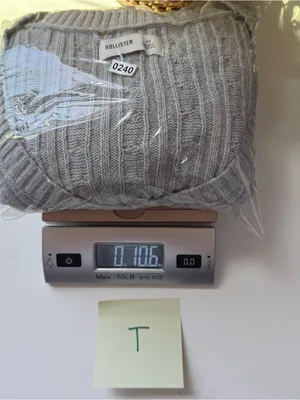 Hollister fitted cable knit V-neck sweater in light gray thumbnail 7