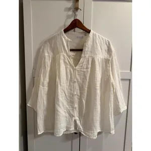 Aritzia Little Moon Sofia White Crinkle Gauze Button Blouse XS Relaxed Boho Top thumbnail 2