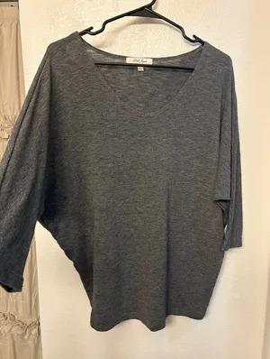 grey sweater Gray Size M thumbnail 1