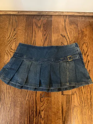 BDG Urban Outfitters Pleated Denim Mini Skirt thumbnail 2