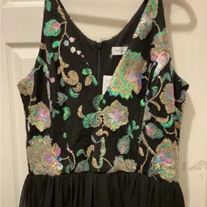Dress the Population Green and White Spaghetti Strap Maxi Sundress thumbnail 2