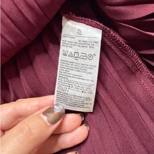 Banana Republic Burgundy Satin Pleated Cami Top XL Crossback NWT thumbnail 8