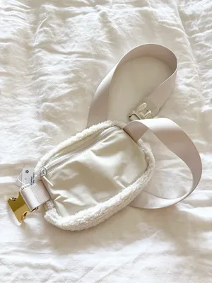 NWT • Lululemon Sherpa Everywhere Belt Bag thumbnail 4