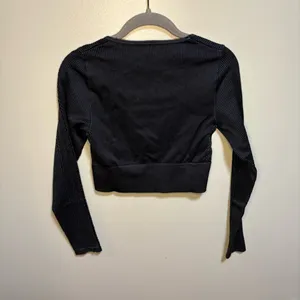 Offline by Aerie Black Ribbed Crop Medium Fitted Long Sleeve Contemporary Boho thumbnail 15