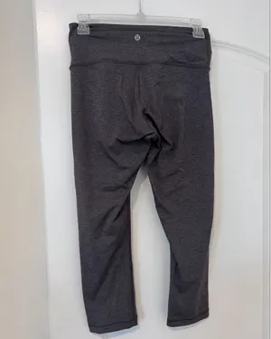 Lululemon Leggings Capri Gray Size 8 thumbnail 2