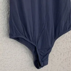 Gilli Meirah‎ crew knit Blue Short Sleeve Bodysuit size M thumbnail 2