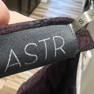 Astr burgundy floral short dress thumbnail 7