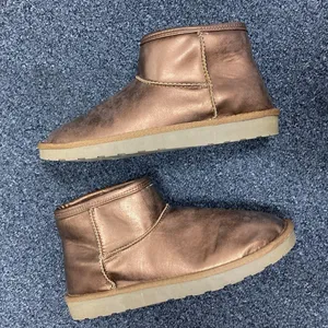 Arizona Jeans bronze brown foil mini ugg boots ankle shearling lined 7.5 thumbnail 7