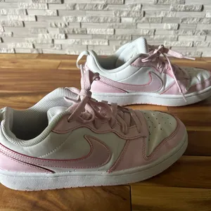 Nike Sneakers White Pink Women’s thumbnail 4