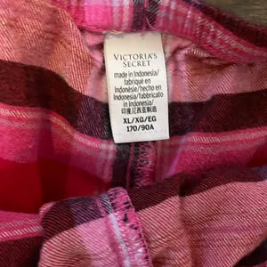 Victoria’s Secret Plaid Short Sleeve Shorts Pajama Set Red Pink White Black XL thumbnail 10