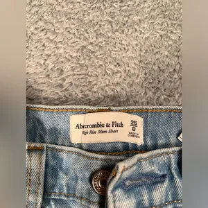 Abercrombie & fitch high rise Light Blue Distressed Denim Shorts 25/0 curve love thumbnail 4