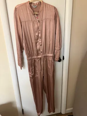 Shore Brand Jumpsuit in a dusty rose color by NWT thumbnail 6