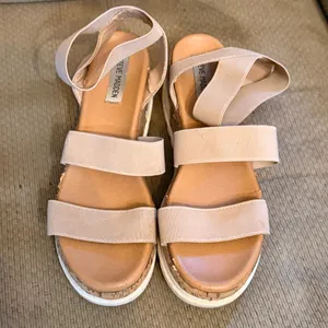 Steve Madden Elastic Platform Sandals thumbnail 5