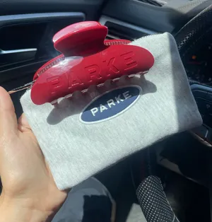 PARKE claw clip thumbnail 1